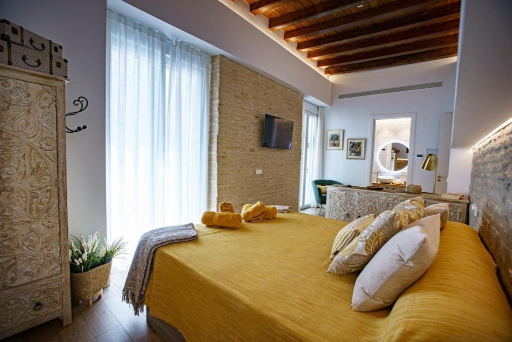 Mini Hotel In The Heart Of Sevilla For Exclusive Usage Exterior photo