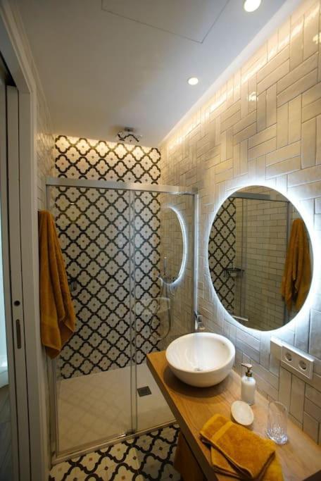 Mini Hotel In The Heart Of Sevilla For Exclusive Usage Exterior photo