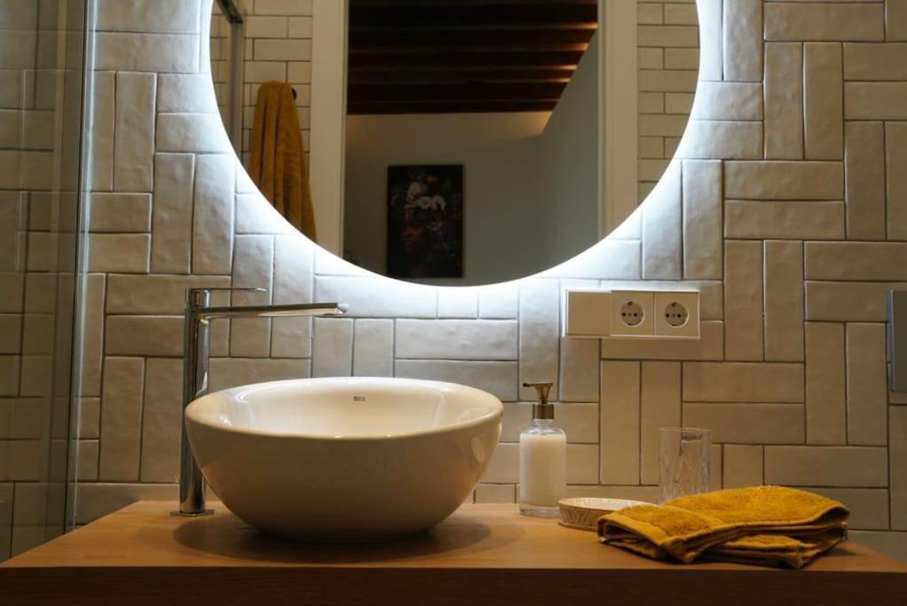 Mini Hotel In The Heart Of Sevilla For Exclusive Usage Exterior photo