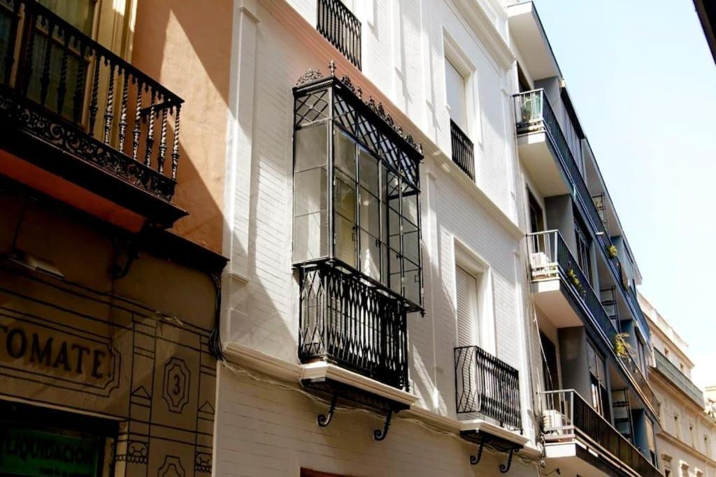 Mini Hotel In The Heart Of Sevilla For Exclusive Usage Exterior photo
