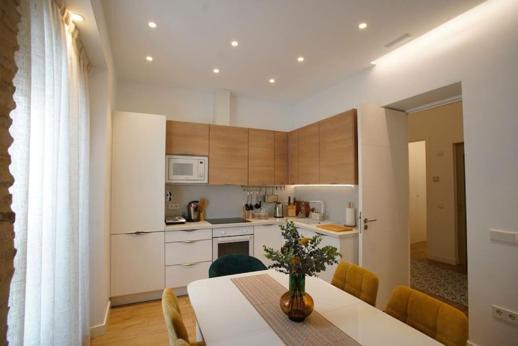 Mini Hotel In The Heart Of Sevilla For Exclusive Usage Exterior photo